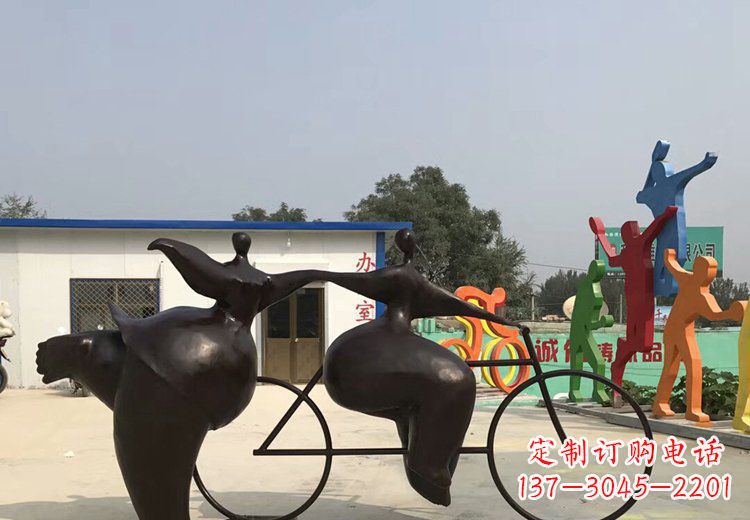 信阳青春无悔,精致自行车雕塑