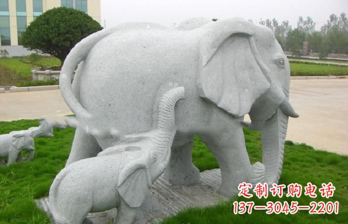 信阳公园石雕母子大象