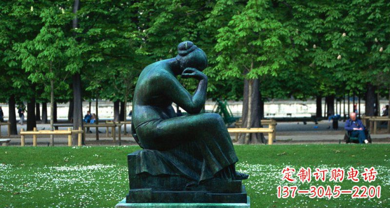 信阳经典精美女人铜雕