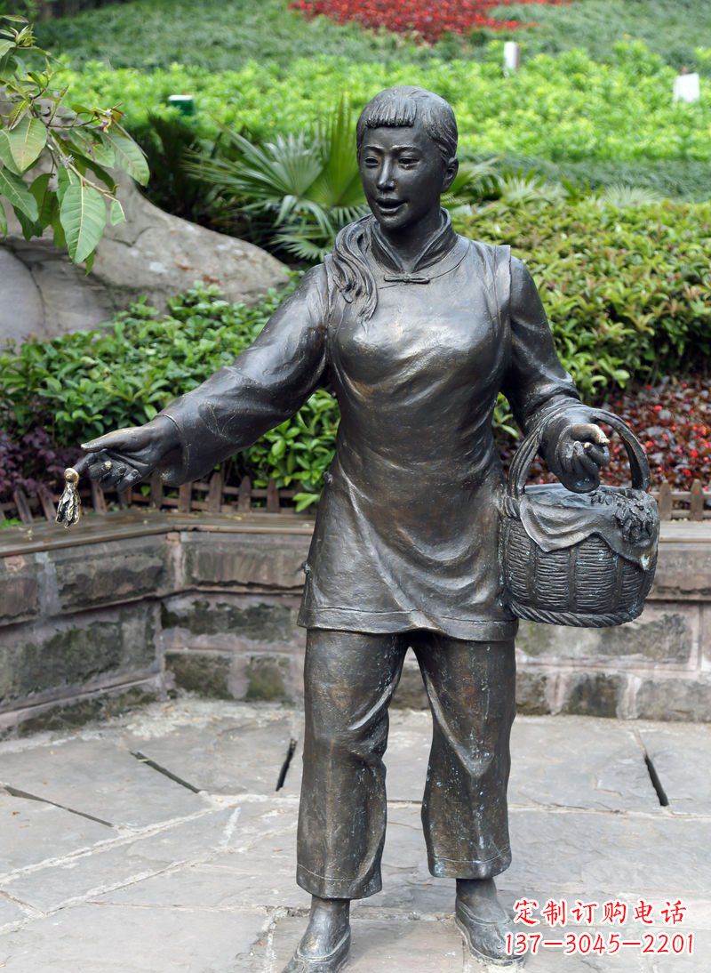 信阳动人心弦—铜雕女子景观雕塑