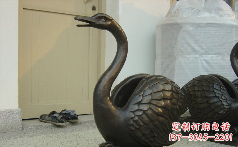 信阳绝美铜板雕刻天鹅雕塑