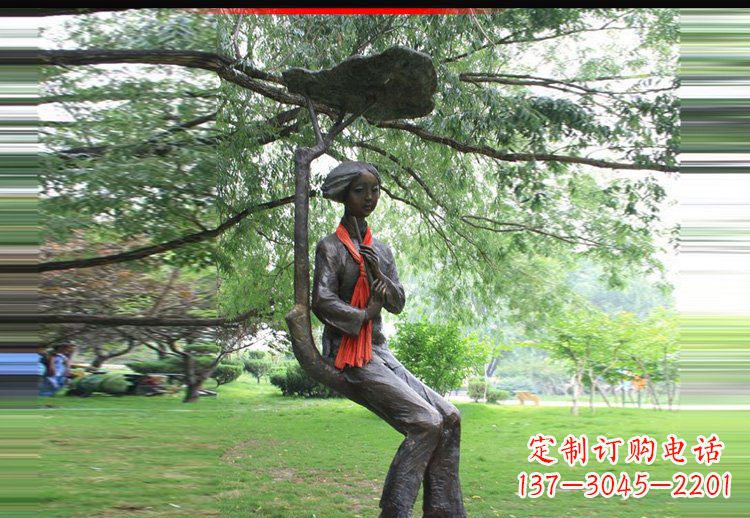 信阳可爱迷人的美女雕塑