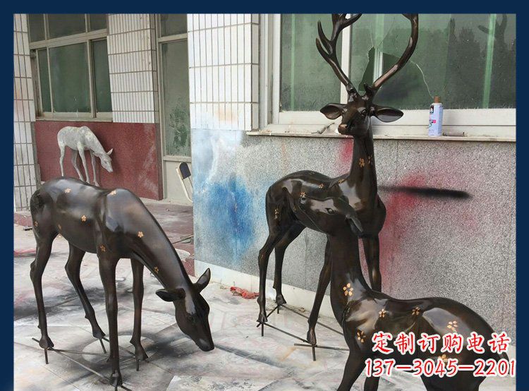 信阳高贵优雅的梅花鹿铜雕塑