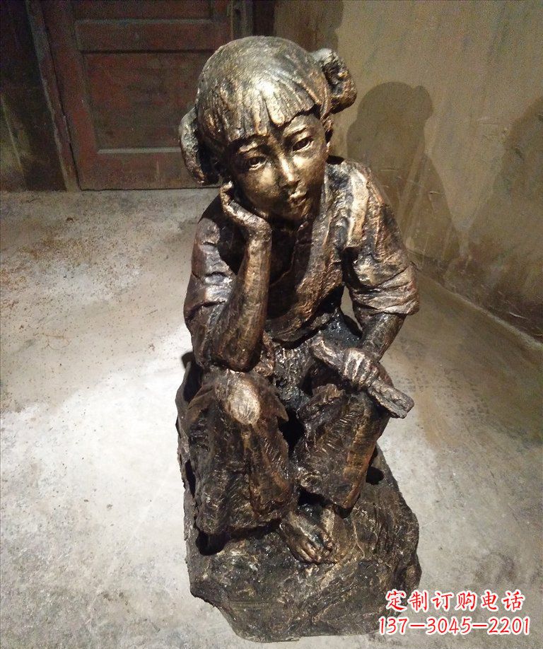 信阳童真美丽的小女孩铜雕