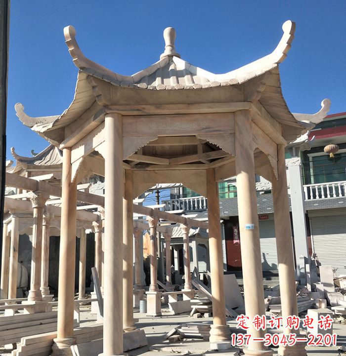 信阳公园晚霞红凉亭雕塑