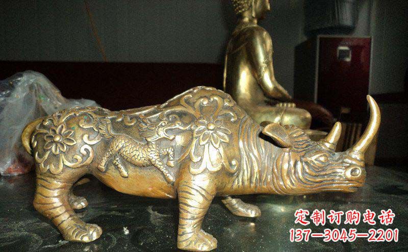 信阳中领雕塑犀牛铜雕