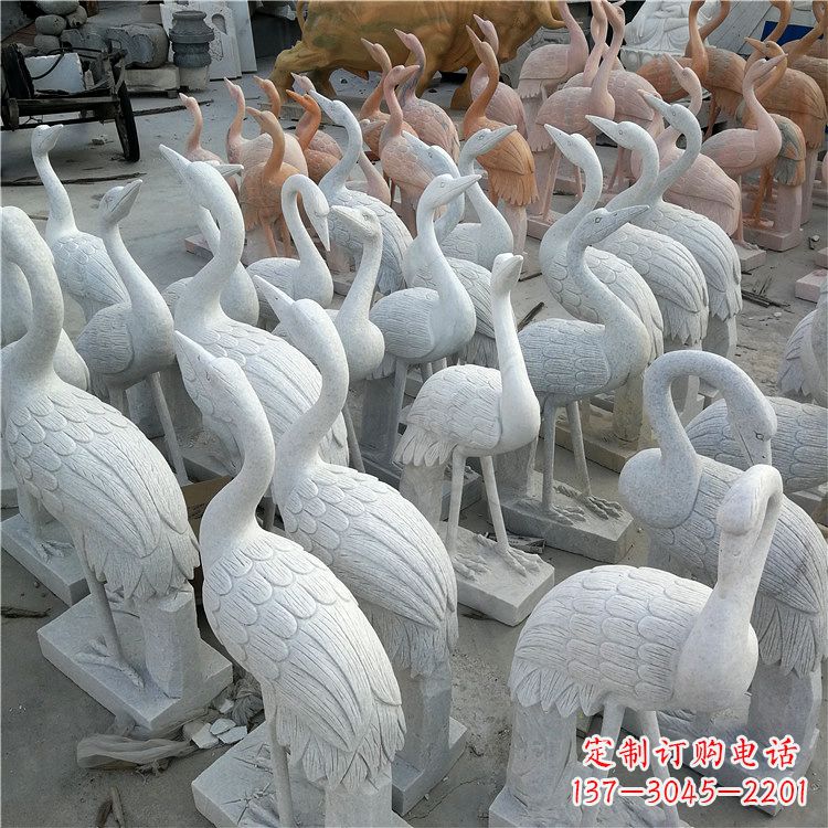 信阳风格独特的仙鹤石雕摆件