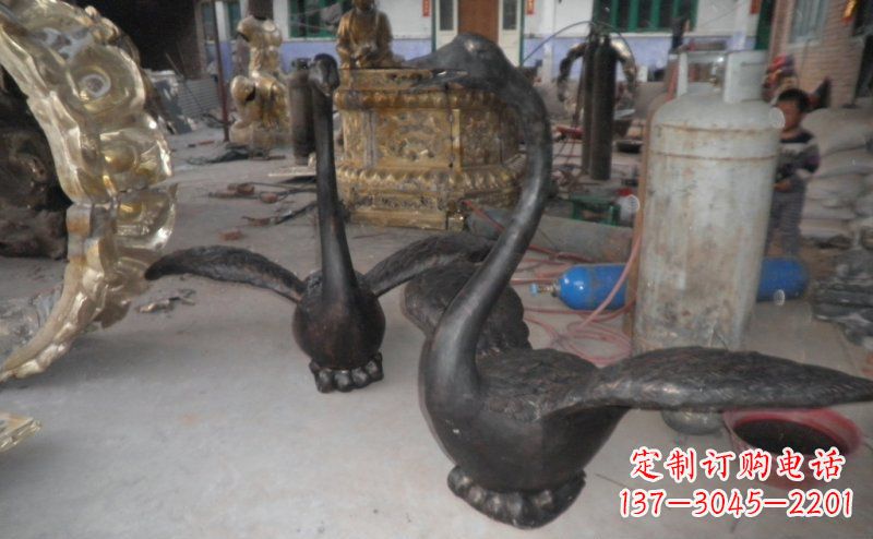 信阳汇聚灵性的仙鹤塑像