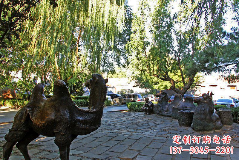 信阳骆驼铜雕,让你的公园更添魅力
