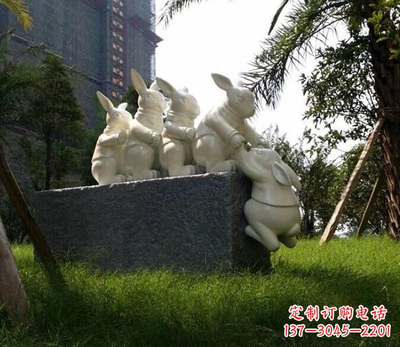 信阳中领雕塑精美兔子石雕