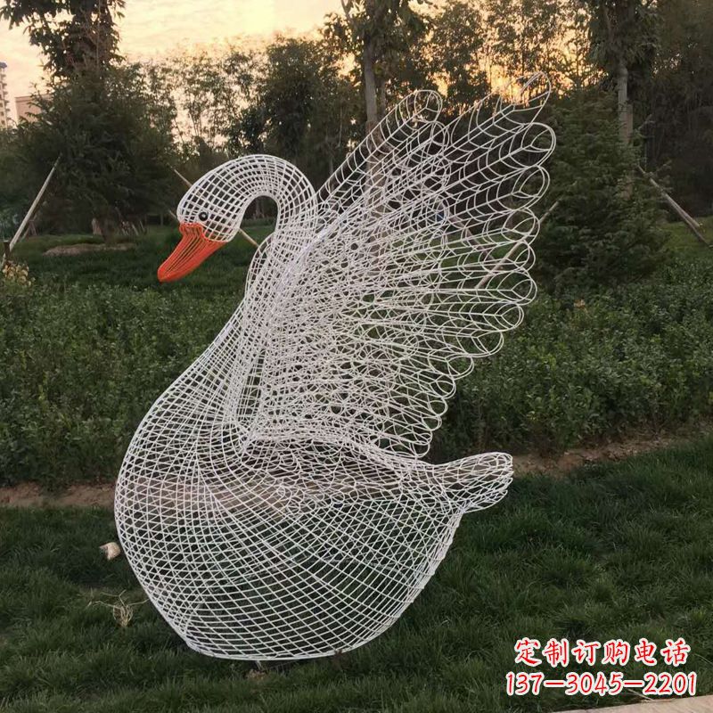 信阳秀美天鹅铁艺雕塑,点缀公园绿地