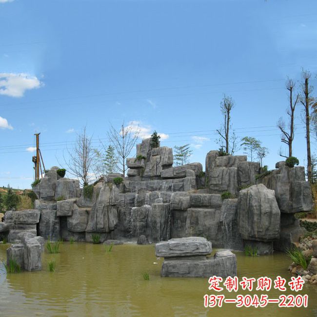 信阳金碧辉煌的公园雕塑