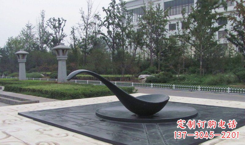 信阳中领雕塑指南针铜雕——定制你的独特景观