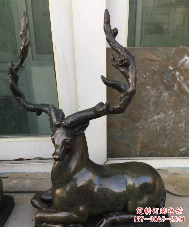 信阳铸铜小鹿动物雕塑