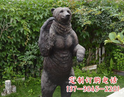 信阳仿真狗熊铜雕,体现野性的自然美丽