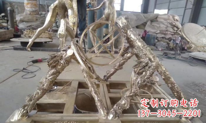 信阳“百年古董浑天仪铜雕,让古典美触手可及”