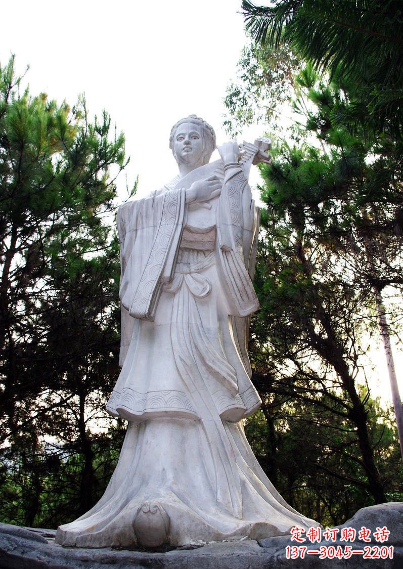 信阳传承古代高贵,纪念王昭君石雕