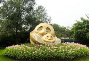 信阳熊猫雕塑 － 令公园增添无限活力