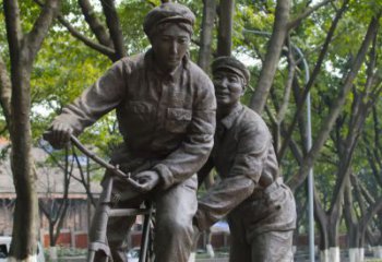 信阳装饰你家园的自行车雕塑