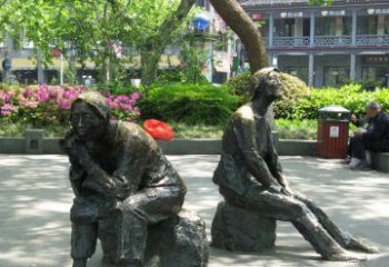 信阳充满深情的老人铜雕