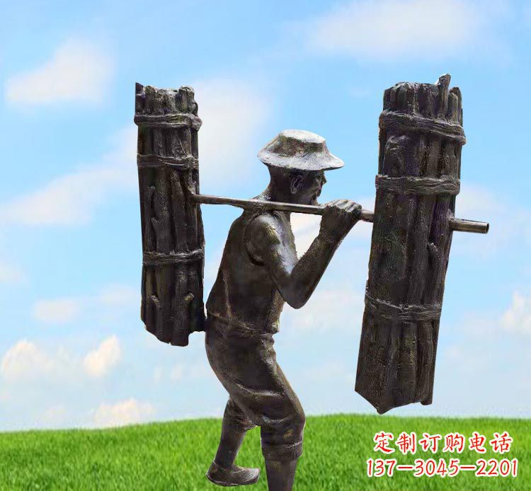 信阳精美老人铜雕,传承古代挑柴精神