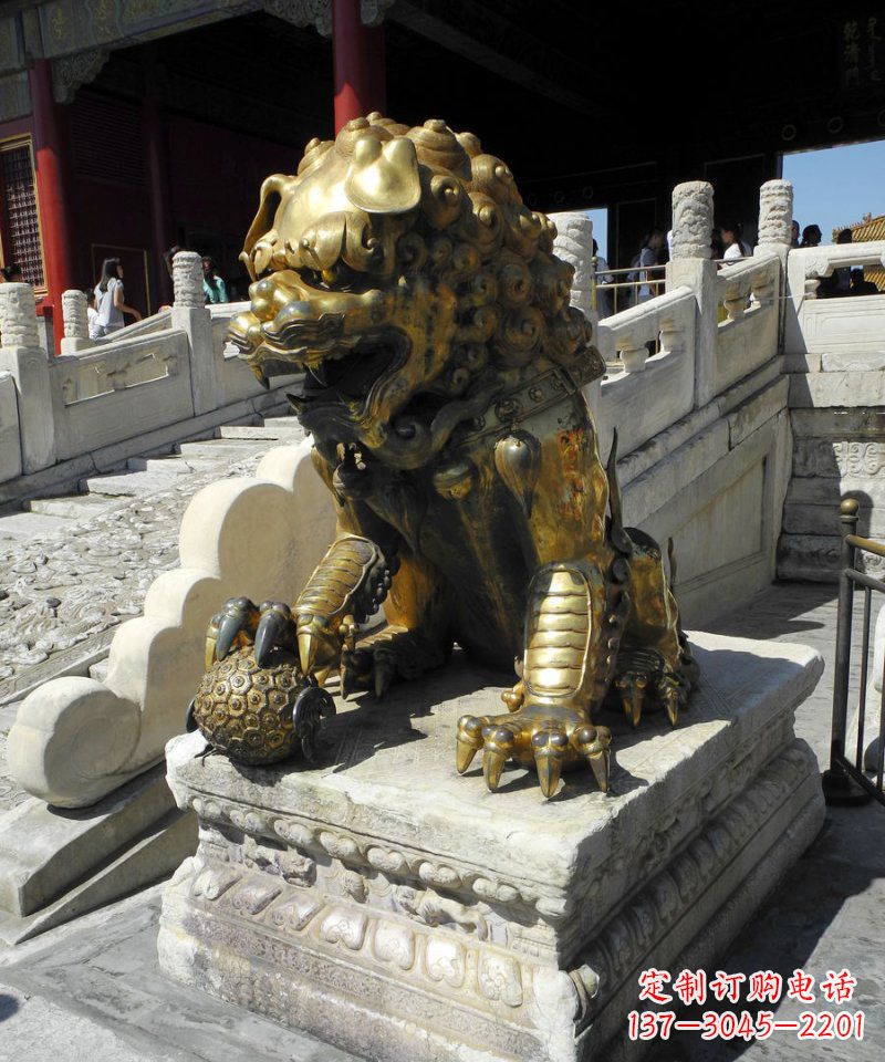 信阳故宫铜制狮子雕塑,传承中国传统文化