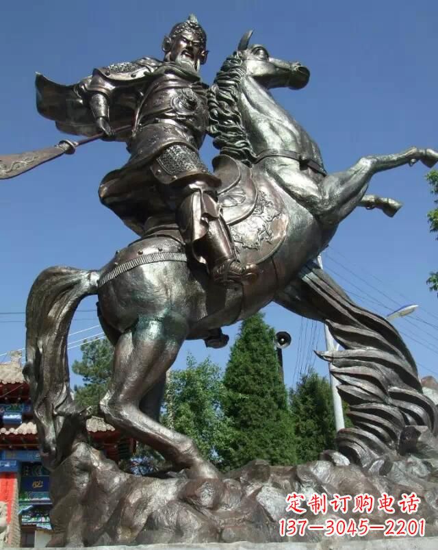 信阳精美绝伦的关公骑马雕塑