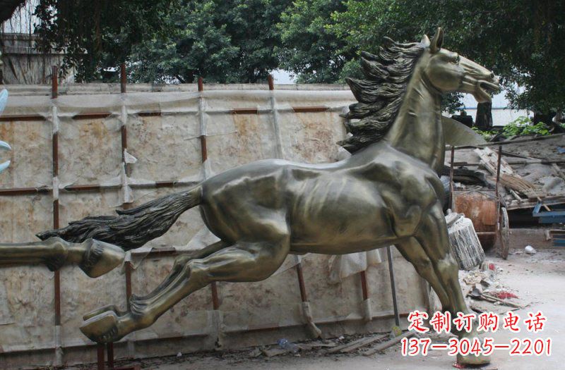 信阳逸致领雕:广场奔马动物铜雕