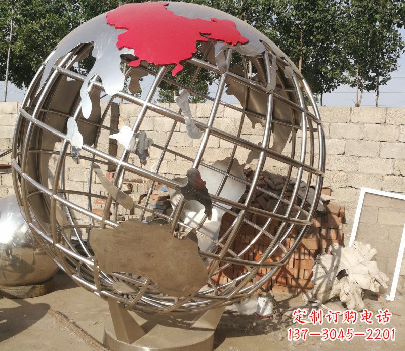 信阳极致魅力:不锈钢抽象地球雕塑