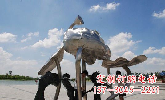 信阳广场不锈钢抽象莲花莲叶雕塑