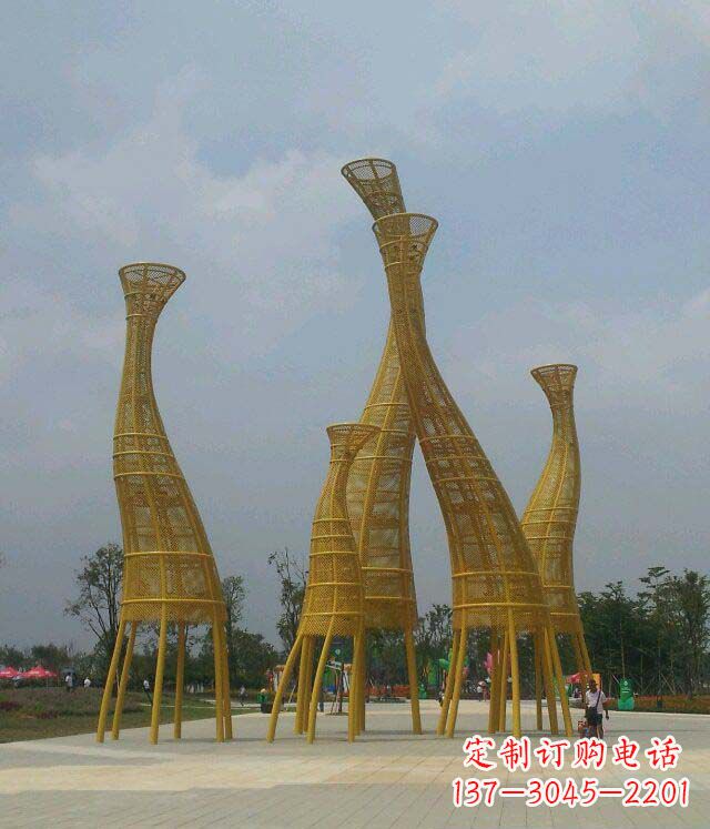 信阳优雅与浪漫的相遇——不锈钢长颈鹿雕塑
