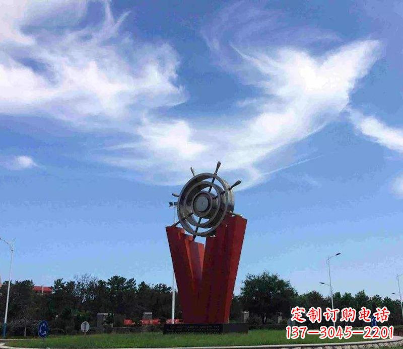 信阳海上风情,精致大气的不锈钢船舵雕塑