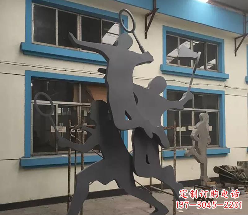 信阳广场不锈钢打羽毛球雕塑