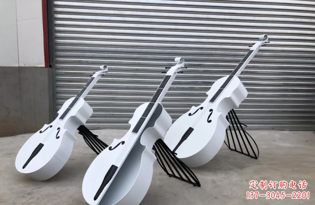 信阳广场不锈钢大提琴雕塑1
