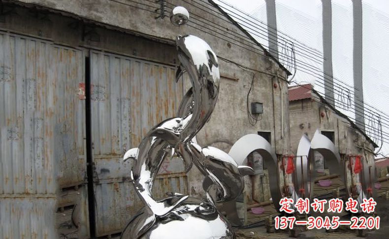 信阳海洋精灵的象征:汇中领雕塑出品的不锈钢海豚雕塑