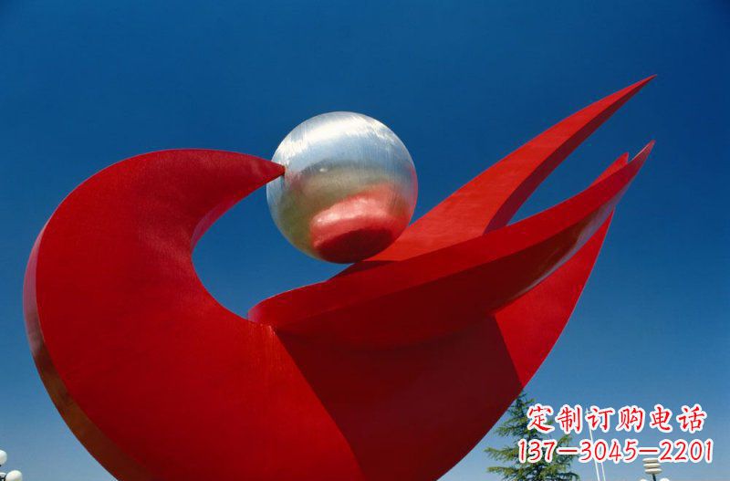 信阳和平鸽雕塑:铸造和平与爱的象征