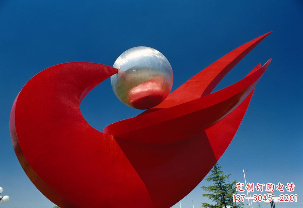 信阳优雅而高雅的和平鸽雕塑
