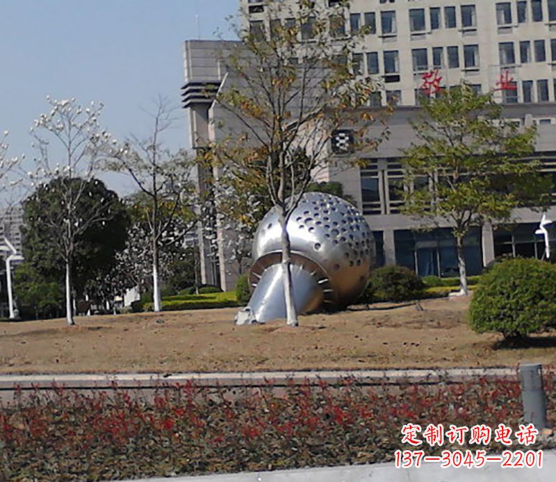 信阳传统话筒雕塑,融合现代美学设计
