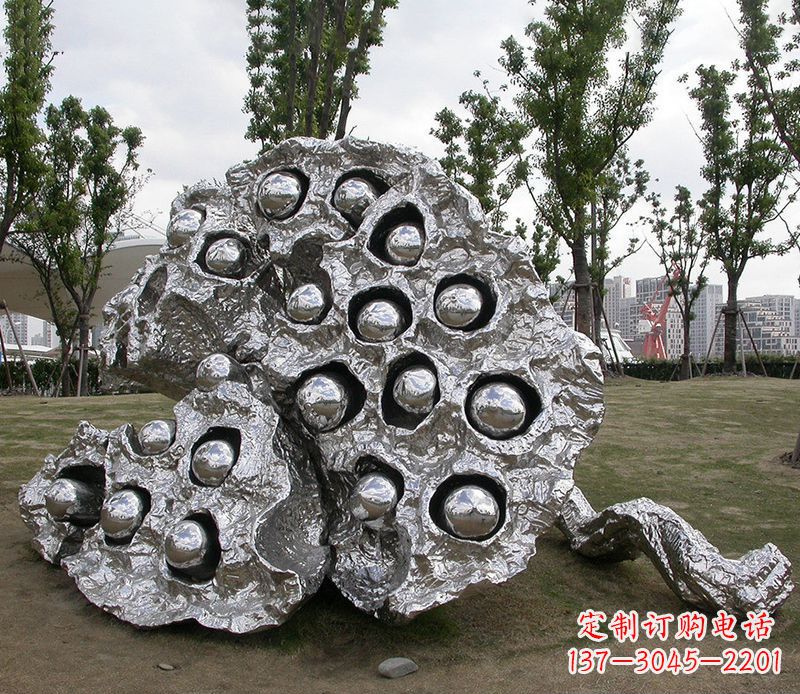 信阳中领雕塑出品:高端不锈钢莲蓬雕塑