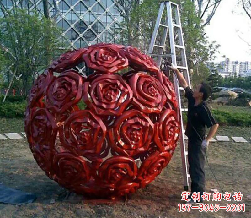 信阳不锈钢玫瑰花镂空雕塑