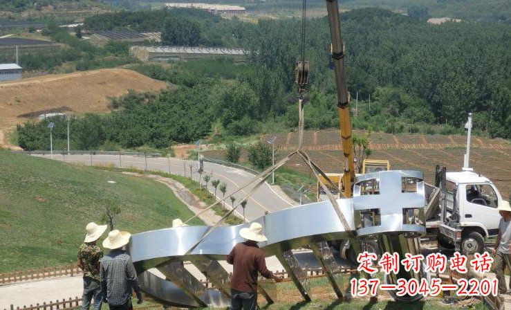 信阳中领雕塑:高质量不锈钢竖琴雕塑