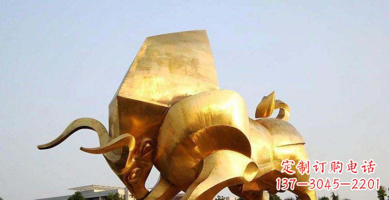信阳广场抽象牛动物铜雕