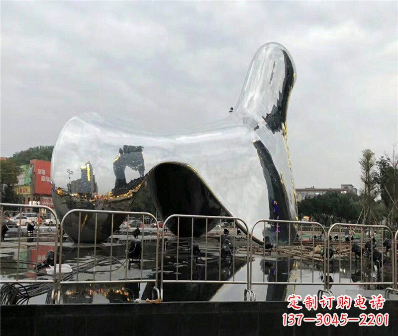 信阳中领雕塑推出一款精美的抽象鸽子雕塑,专为…