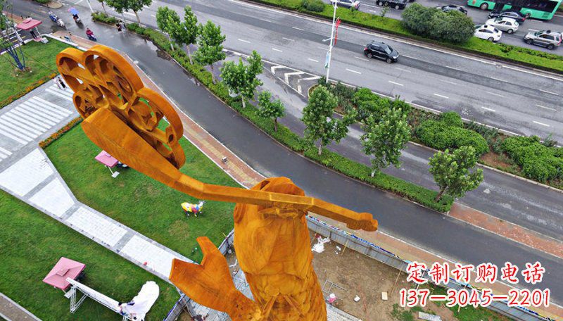 信阳钥匙象征,情感绽放——中领雕塑精制铜钥匙雕塑