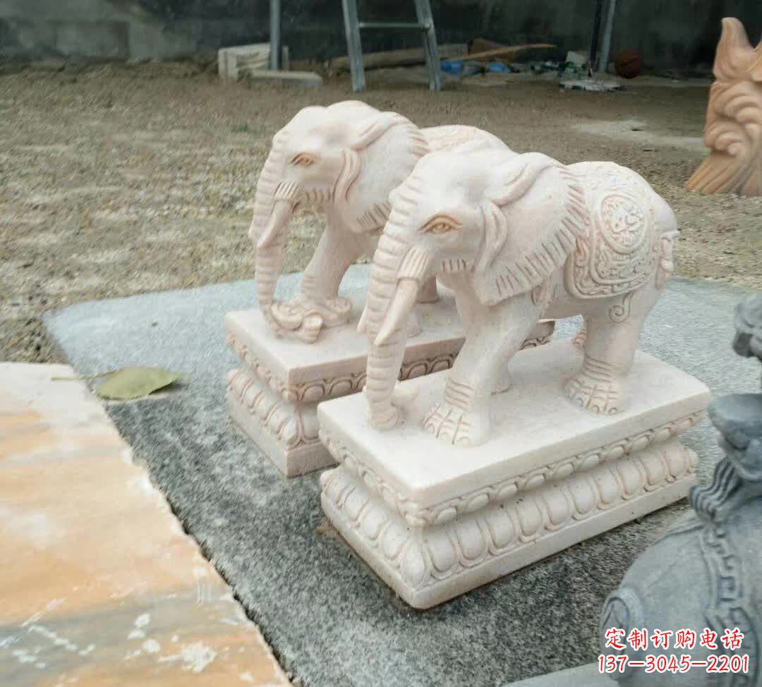 信阳广场动物大象石雕