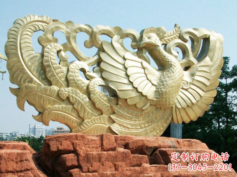 信阳欣赏瑰丽的凤凰铜雕