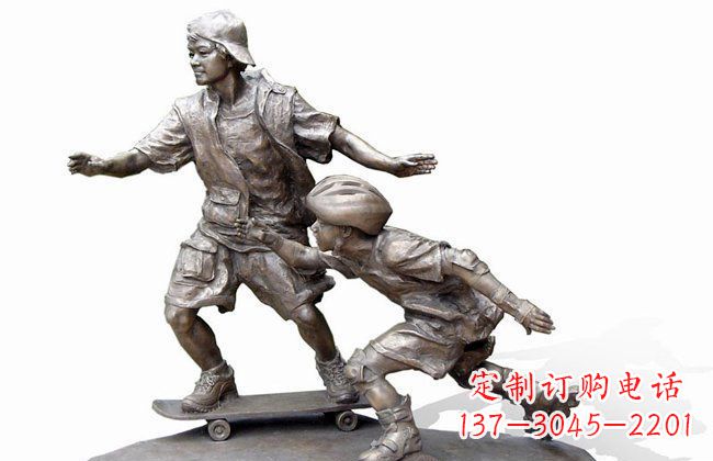 信阳令人惊叹的广场滑板男孩铜雕塑
