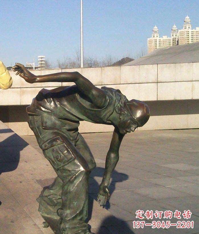 信阳中领雕塑:青年景观铜雕