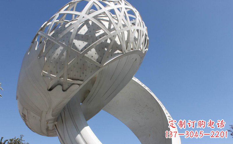 信阳广场戒指不锈钢雕塑 (2)