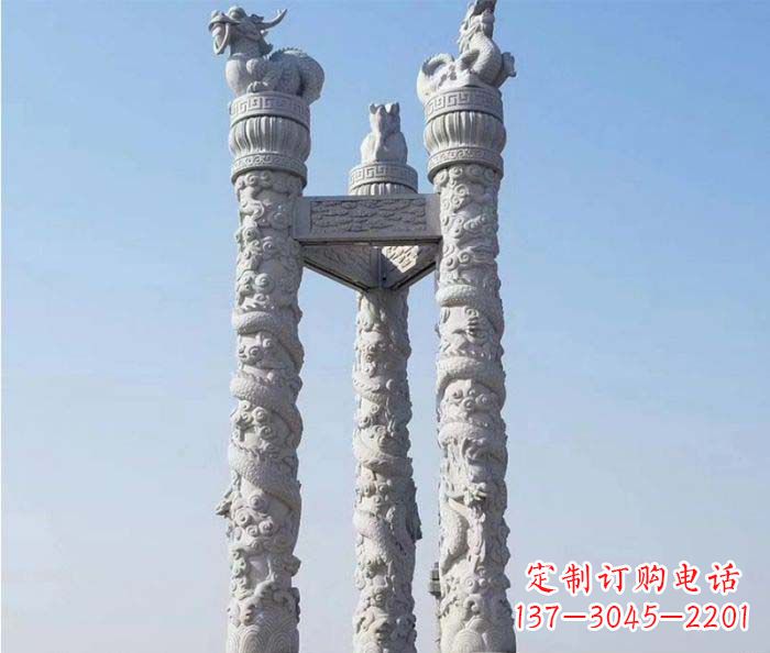 信阳中领雕塑推出的高端盘龙柱石雕,是一种精美…